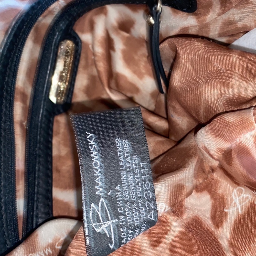 B. Makowski Black Giamma Shoulder Bag - Picture 4 of 10